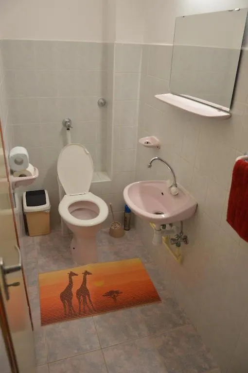 Flamingo Vendeghaz Bed & Breakfast Eger