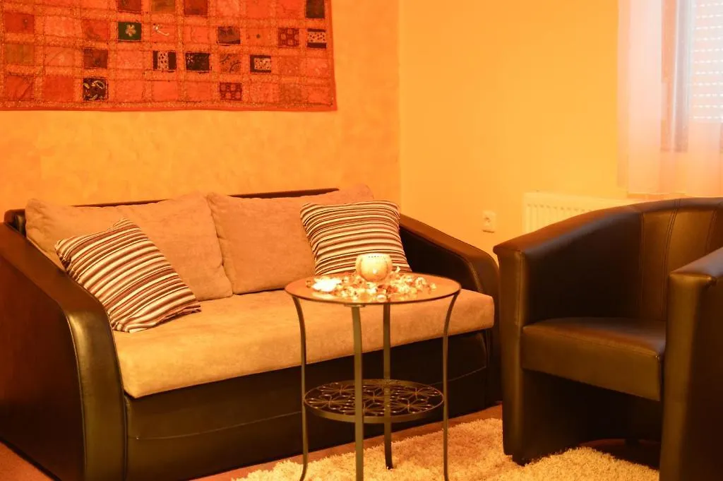 Flamingo Vendeghaz Bed & Breakfast Eger