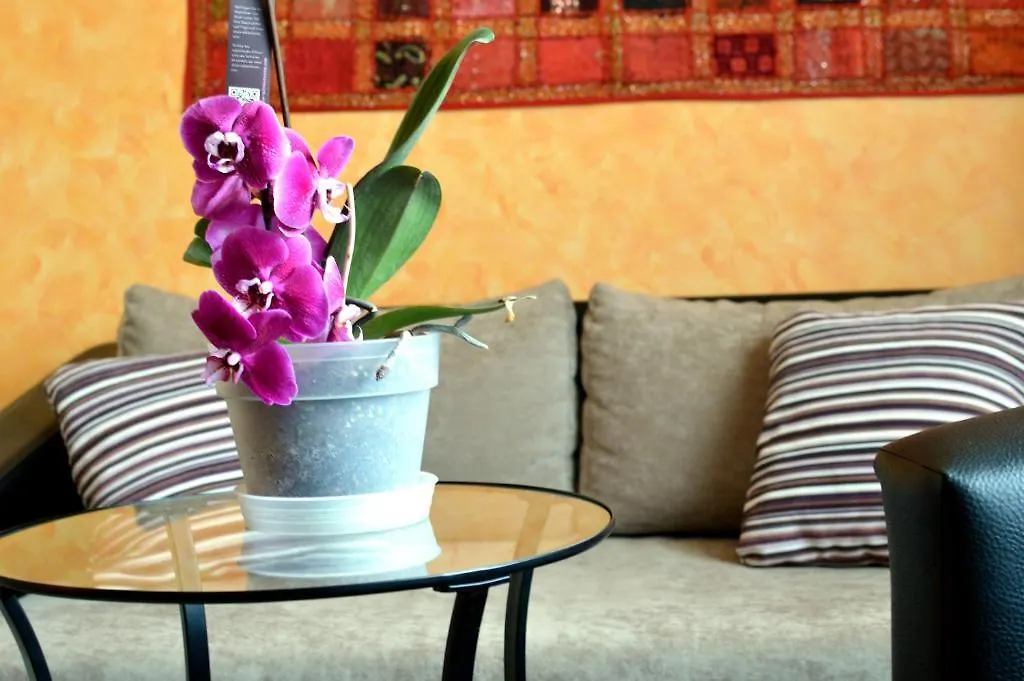 Flamingo Vendeghaz Bed & Breakfast Eger