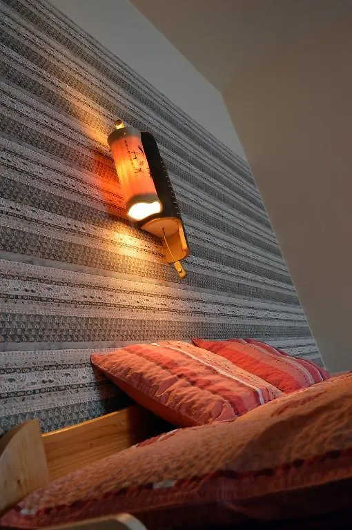 Flamingo Vendeghaz Bed & Breakfast Eger